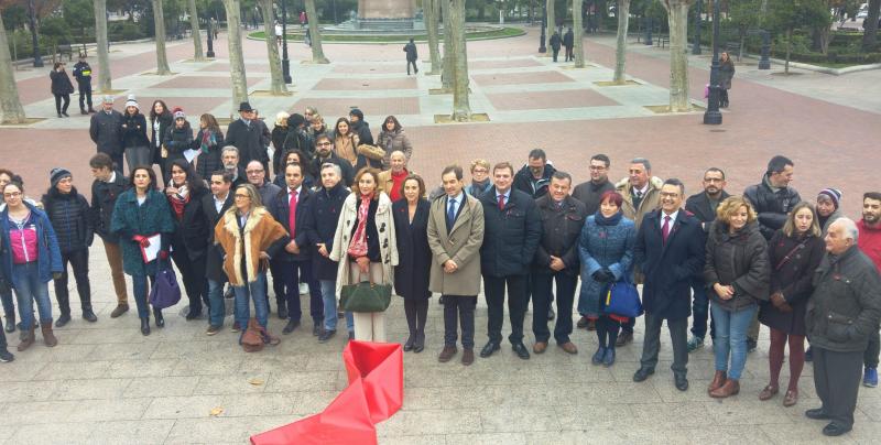 Acto celebrado en el Espolón logroñés por la Comisión Anti Sida de La Rioja en el Día mundial de la Lucha contra el VIH