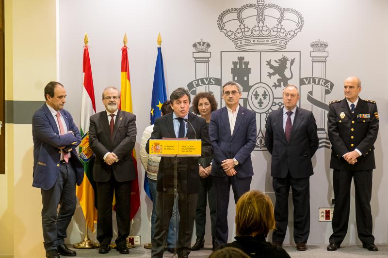 El rector y el Delegado del Gobierno suscriben un protocolo de colaboración para que los estudiantes de la Universidad de La Rioja hagan prácticas en la Administración General del Estado
