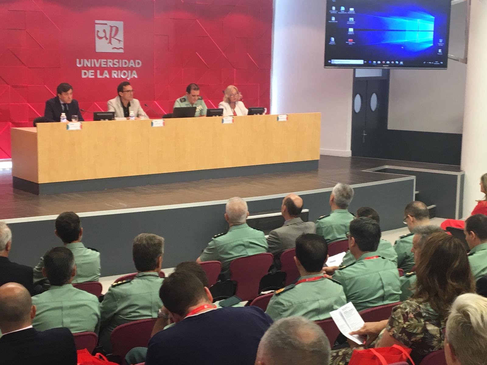 El Delegado del Gobierno participa en el V Curso de Verano sobre Inteligencia y Seguridad organizado por la Universidad de La Rioja.