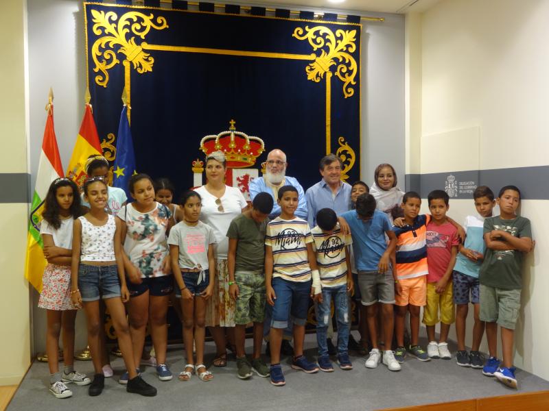 El Delegado del Gobierno recibe a los niños y niñas saharauis que participan este año en el Programa “Vacaciones en Paz” en La Rioja