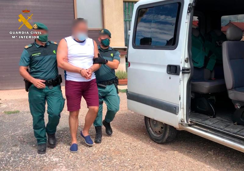 La Guardia Civil desmantela un punto de venta de cocaína en la localidad riojana de Fuenmayor