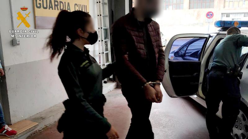 La Guardia Civil detiene a tres personas tras intentar atracar un establecimiento comercial en La Rioja Baja