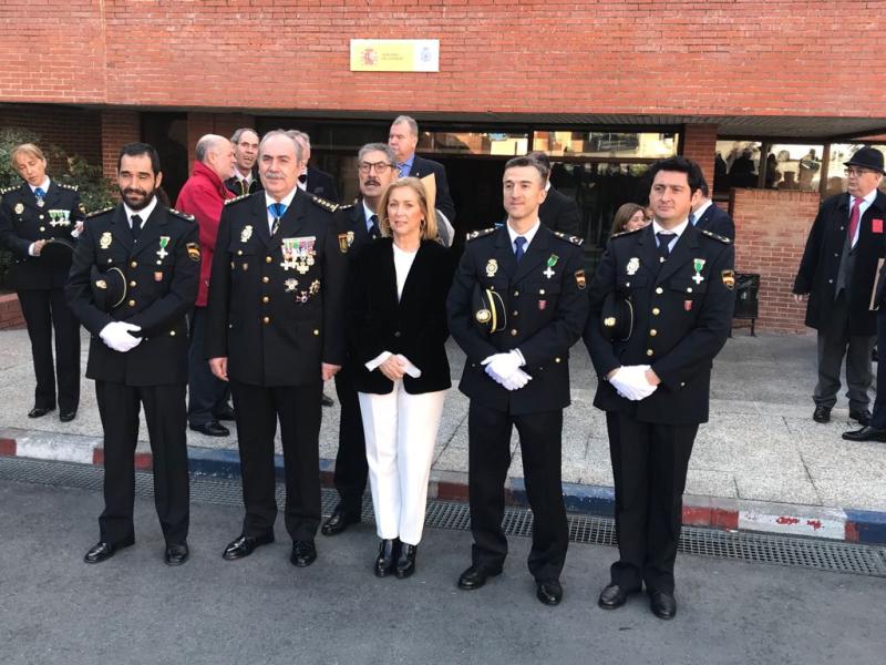 Hoy han recibido medallas al mérito policial (Distintivo blanco) 6 agentes que no pudieron recibirlas antes por encontrarse desplazados en Barcelona. 