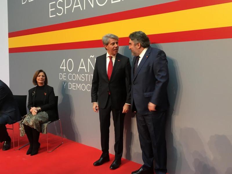 El delegado del Gobierno en Madrid, José Manuel Rodríguez Uribes, junto al Presidente de la Comunidad de Madrid, Ángel Garrido, en un momento de la ceremonia 