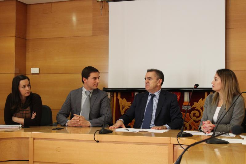 El Delegado del Gobierno en Madrid, José Manuel Franco Pardo, acompañado por el alcalde de Soto del Real, presidiendo la Junta Local de Seguridad junto a sus asesores
