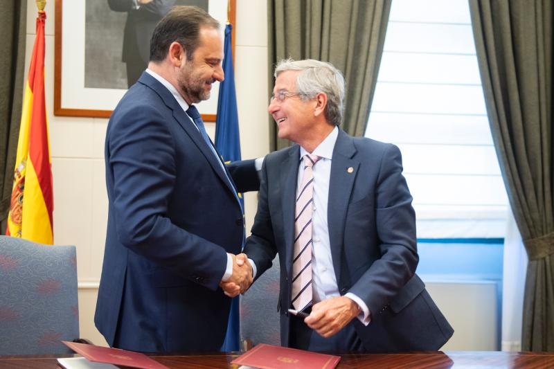 Ábalos firma el convenio de ayudas a la vivienda por el que Melilla recibe del Ministerio de Fomento 1,44 M€