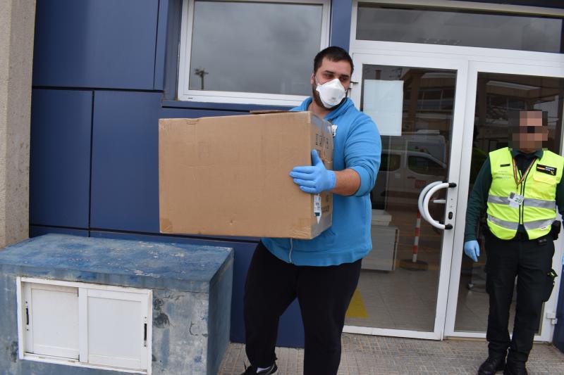 Sanidad entrega 1.200 test de diagnóstico rápido a Melilla