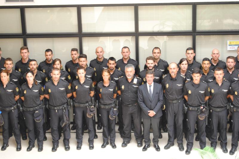 El delegado del Gobierno recibe a 34 policías nacionales de la XXXII Promoción que completarán su formación prestando servicio en la región de Murcia