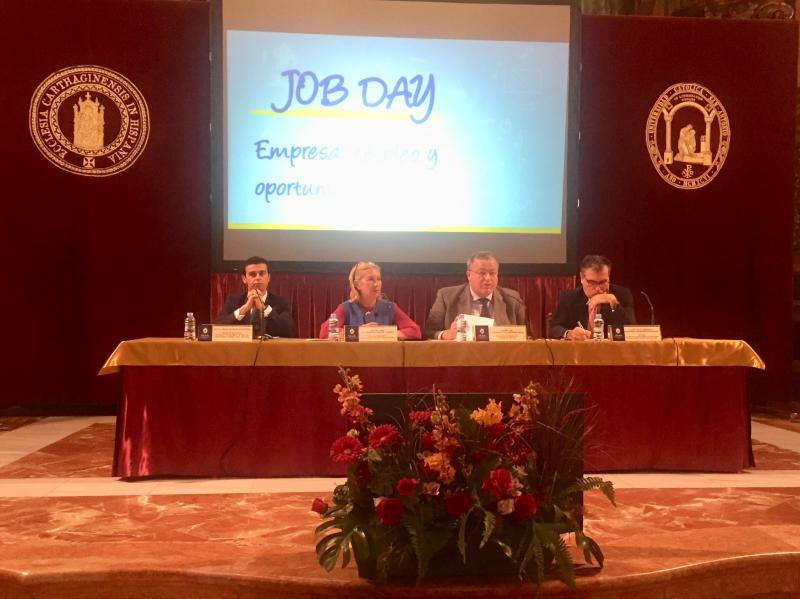 Bernabé ha informado, en la inauguración del ‘Job Day 2018’ de la UCAM, que entre 2017-2018 “saldrán a oposición más 50.000 plazas de funcionarios del sector público estatal”