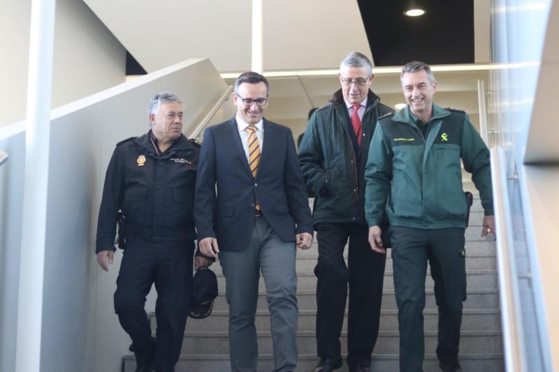 El delegado del Gobierno supervisa el dispositivo de seguridad del nuevo Aeropuerto Internacional Región de Murcia 