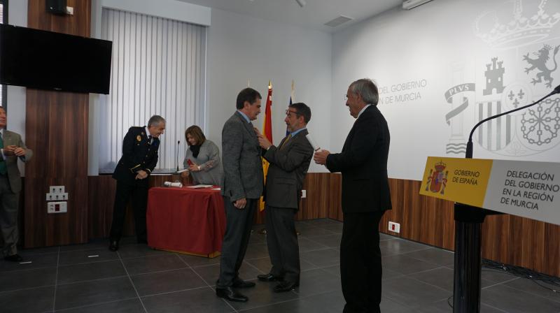 La Delegación del Gobierno distingue a Cruz Roja Española Región de Murcia y al Inspector Jefe de la Policía Local de Murcia con las Medallas al Mérito de la Protección Civil 