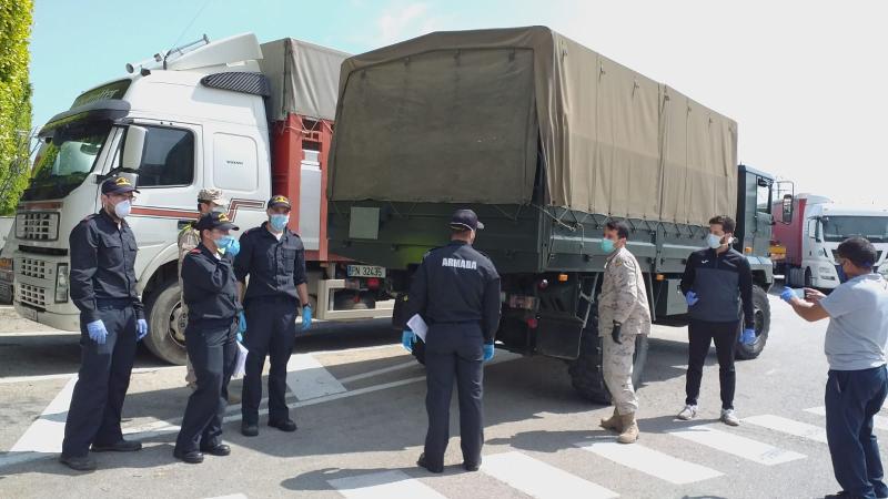 La Delegación del Gobierno coordina con el Ejército de Tierra y la Armada el reparto de sesenta toneladas de alimentos de Cáritas a diversas localidades de la Región de Murcia