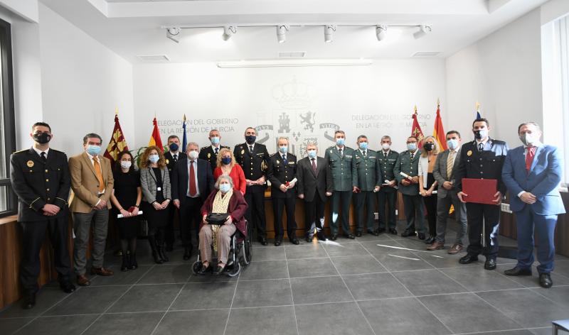 La Delegación del Gobierno concede a José Molina la Cruz de Oficial a título póstumo de la Orden del Mérito Civil