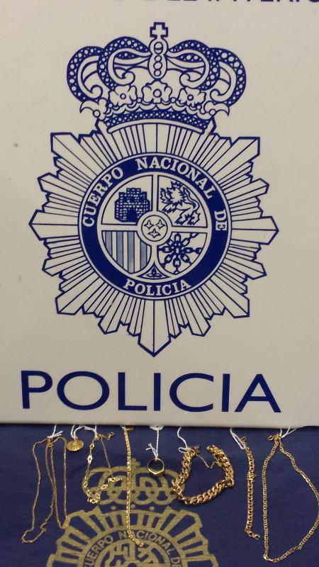 La Policía Nacional detiene a un individuo que robaba joyas a sus familiares 
