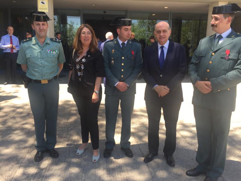 Dos guardias civiles destinados en la IX Zona de Navarra reciben la Medalla al Mérito de la Protección Civil por el rescate de un menor en Leiza