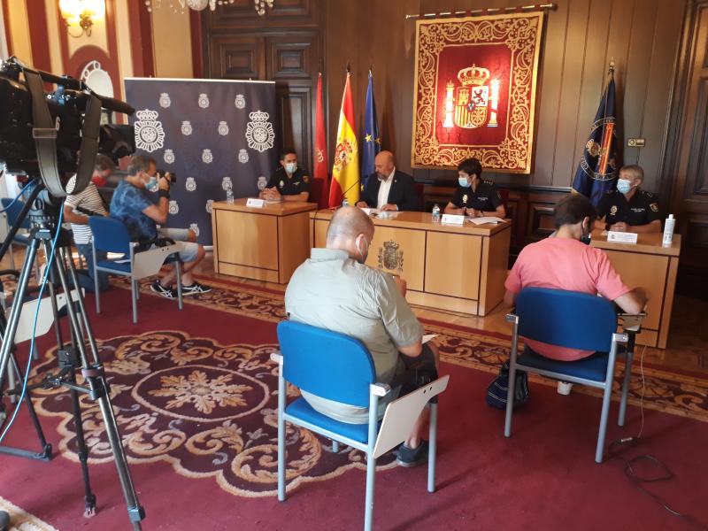 La Policía Nacional desmantela dos organizaciones que presuntamente traficaban con inmigrantes irregulares entre España y Francia