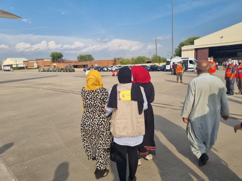 Llegada de refugiados afganos a la base aérea de Torrejón