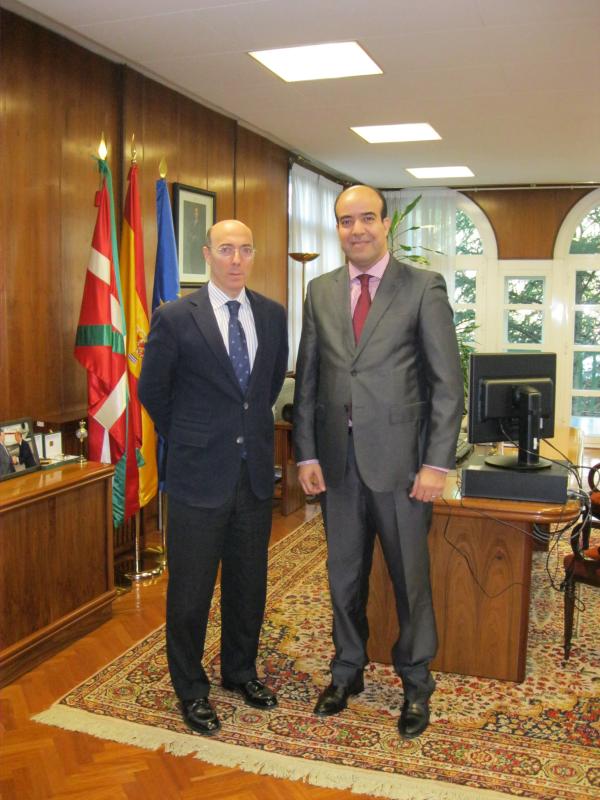 El Delegado del Gobierno se reúne con el nuevo Cónsul General de Marruecos en Bilbao
