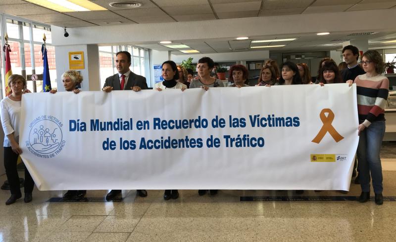 Día Mundial en Recuerdo de las Víctimas de Accidentes de Tráfico

La Jefatura Provincial de Tráfico de Bizkaia guarda un minuto de silencio por los fallecidos 
