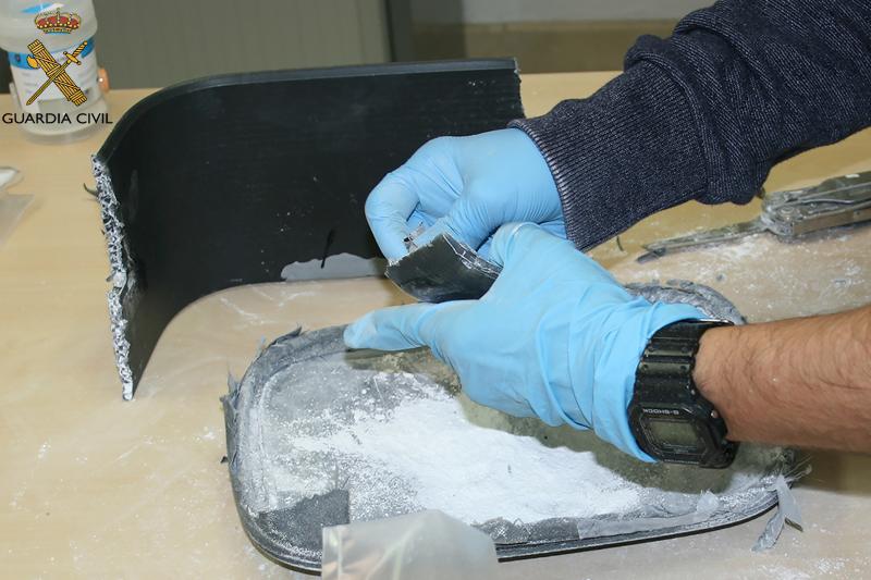 Un detenido en Arrasate/Mondragón tras la intervención de un paquete postal con cocaína en su interior