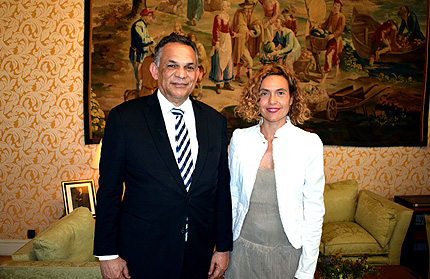 La ministra Batet con el ministro dominicano.