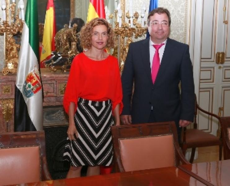 La ministra de Política Territorial y Función Pública se reúne con el presidente de Extremadura