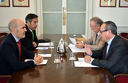 El secretario de Estado de Función Pública se reúne con el consejero de Hacienda y Administraciones Públicas de Castilla-La Mancha