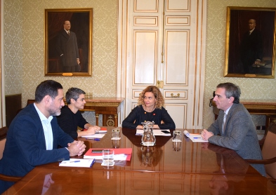 La ministra de Política Territorial y Función Pública se reúne con representantes de En Comú Podem