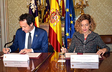 Firma del acuerdo de desistimiento del recurso a la ley de Vivienda de Illes Balears