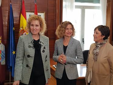 La ministra de Política Territorial y Función Pública asiste a una reunión de trabajo en Segovia