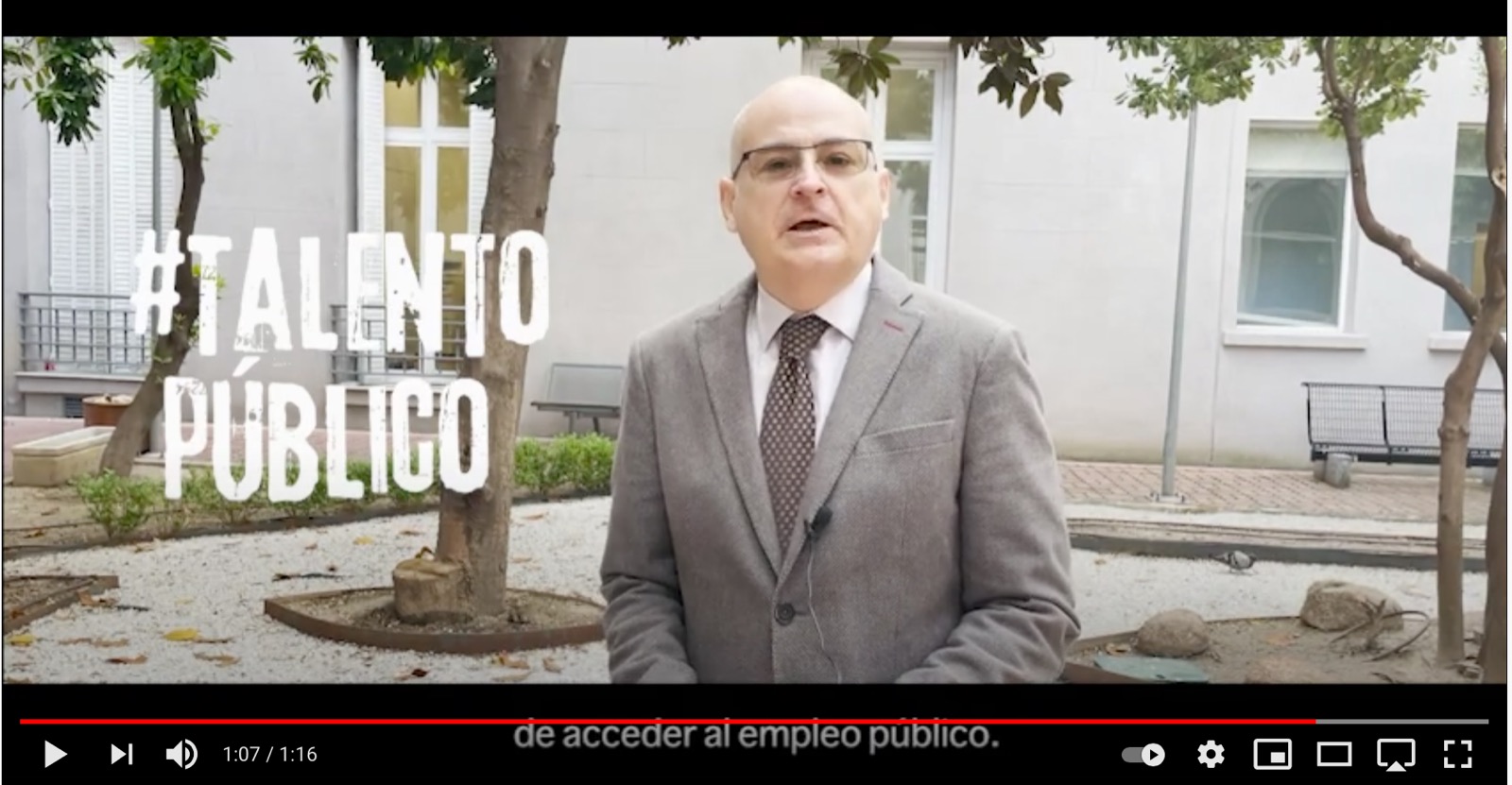 Francisco Ferrándiz, funcionario con discapacidad auditiva, protagoniza la nueva entrega de la campaña de Captación del Talento de la AGE