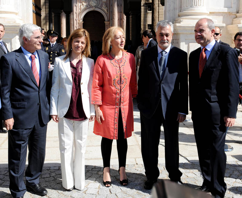 Manuel Chaves ha asistido a la toma de posesión del presidente de la Junta de Andalucía