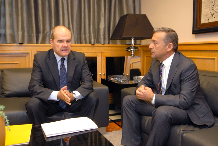 Manuel Chaves se ha entrevistado con el presidente del Gobierno de Canarias