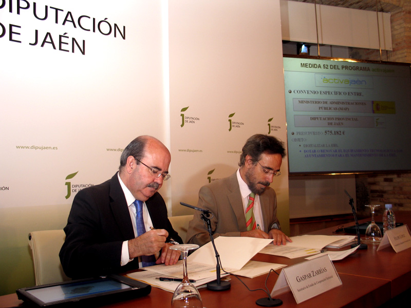 Zarrías firma un convenio con la Diputación de Jaén para digitalizar la Encuesta de Infraestructuras y Equipamientos Locales
