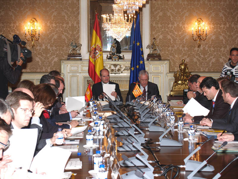 El Gobierno acuerda con Aragón cinco ampliaciones de funciones y servicios por valor de 877.380 euros