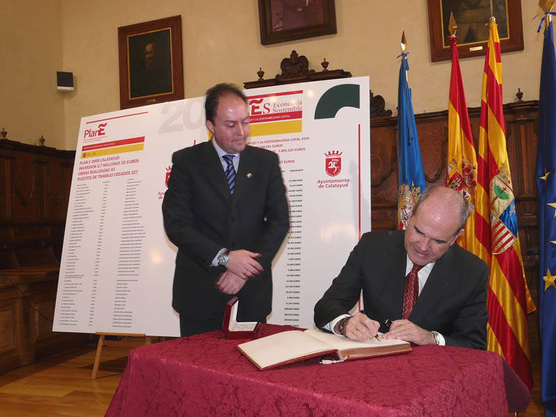 Chaves visita las obras del Fondo Estatal de Inversión Local en Catalayd (Zaragoza)