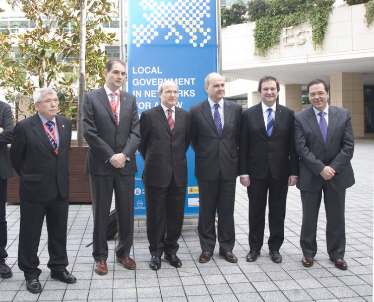 Manuel Chaves interviene en la Cumbre de Gobiernos Locales de Barcelona