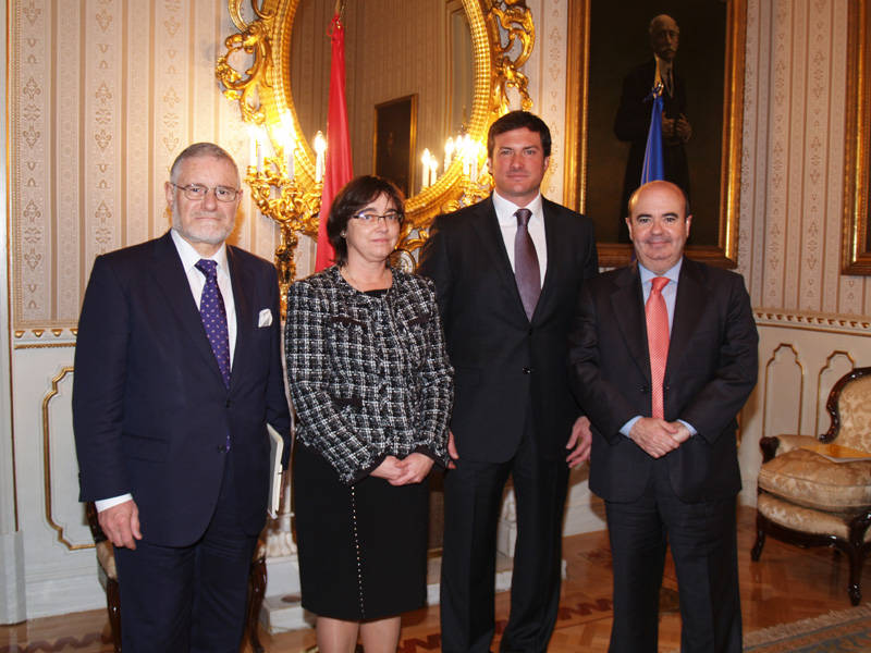 Los secretarios de Estado de Cooperación Territorial y Asuntos Exteriores e Iberoamericanos se reúnen con la presidenta de la Mancomunidad de Municipios del Campo de Gibraltar 
 
