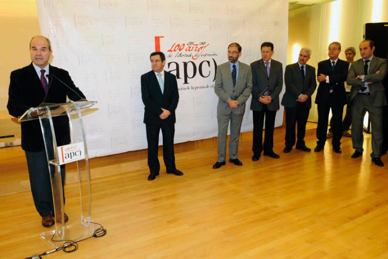 Chaves preside el acto de conmemoración del décimo aniversario de la sede de la Asociación de la Prensa de Cádiz