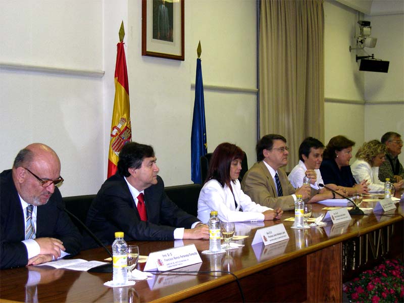 El ministro de Administraciones Públicas, Jordi Sevilla, presenta el estudio "La situación profesional de las mujeres en las Administraciones Públicas"