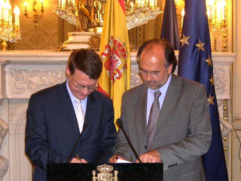 El ministro de Administraciones Públicas, Jordi Sevilla, ha presidido la reunión de la Comisión Bilateral de Cooperación Administración del Estado-Comunidad Autónoma del Principado de Asturias