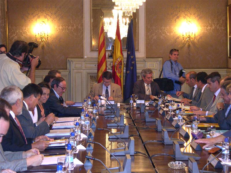 El ministro de Administraciones Públicas, Jordi Sevilla, ha presidido la Comisión Mixta de Trasnferencias Administración del Estado-Generalidad de Cataluña, que ha aprobado seis acuerdos de traspaso de competencias