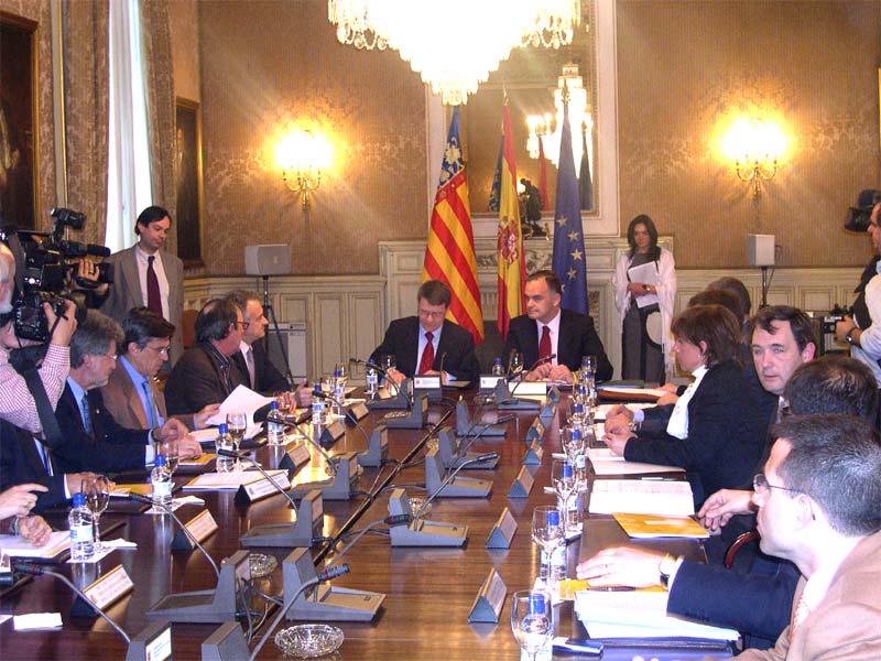 El ministro de Administraciones Públicas, Jordi Sevilla, ha presidido la reunión de la Comisión Mixta de Transferencias Administración del Estado-Comunidad Valenciana