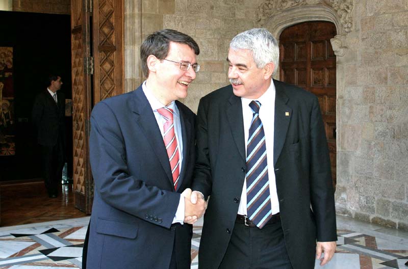 El ministro de Administraciones Públicas, Jordi Sevilla, se ha entrevistado en Barcelona con el presidente de la Generalitat de Cataluña, Pascual Maragall
