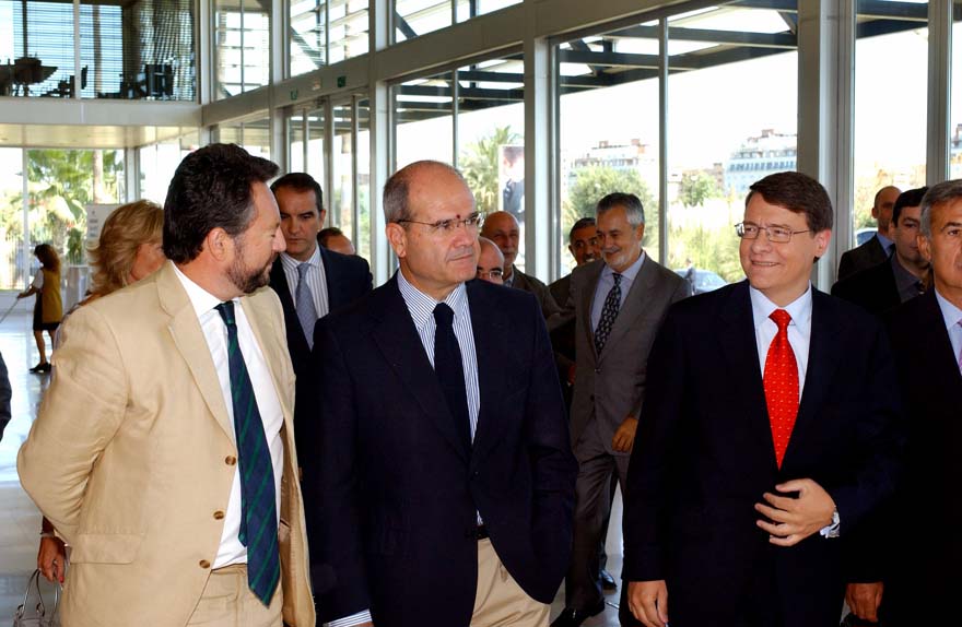 Jordi Sevilla inaugura un ciclo de conferencias del Foro Joly de Sevilla y mantiene un encuentro con el presidente andaluz, Manuel Chaves
