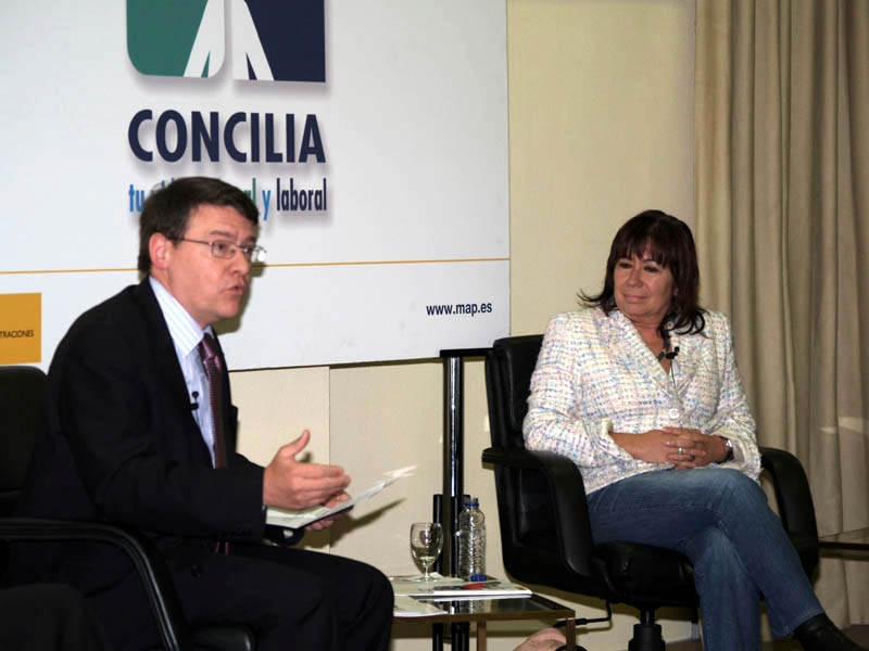 Jordi Sevilla anuncia que todas las medidas de conciliación en la Administración se aplicarán el 1 de enero 2006