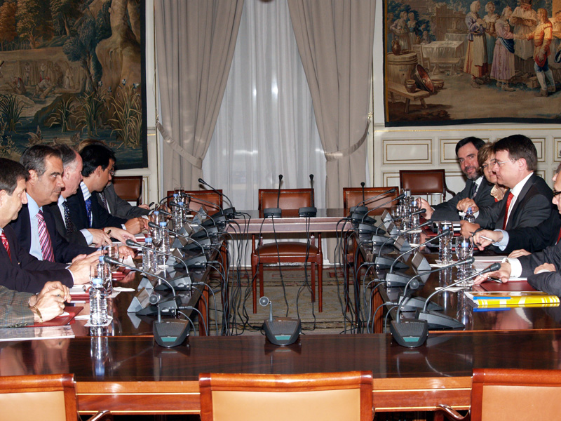 Jordi Sevilla se reúne con Heliodoro Gallego para analizar el anteproyecto de Ley Básica del Gobierno y Administración Local