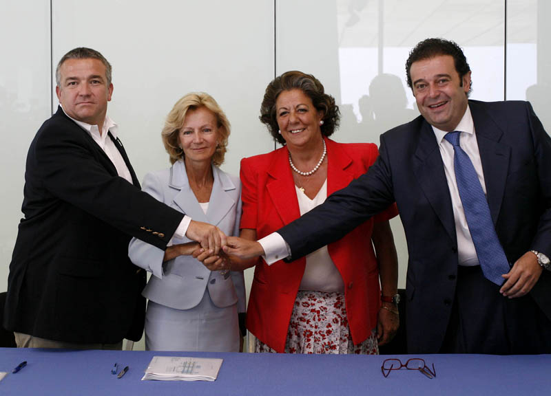 Gobierno de España, Generalitat y Ayuntamiento de Valencia firman con ACM el contrato para la celebración de la America’s Cup 2009