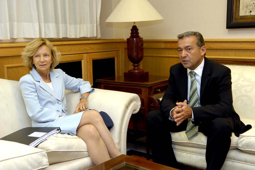 Elena Salgado se ha entrevistado con el presidente del Gobierno de Canarias
