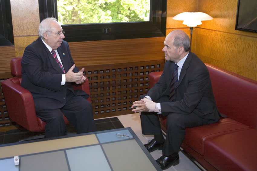 Manuel Chaves se ha entrevistado con el presidente de la Comunidad Autónoma del Principado de Asturias